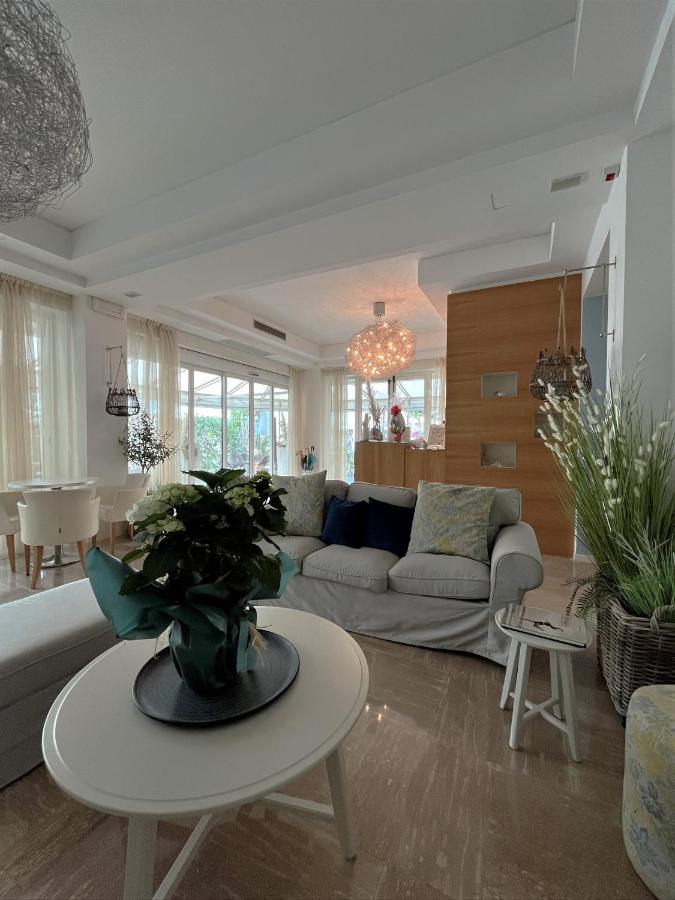 Hotel Mon Pays Риччоне Экстерьер фото
