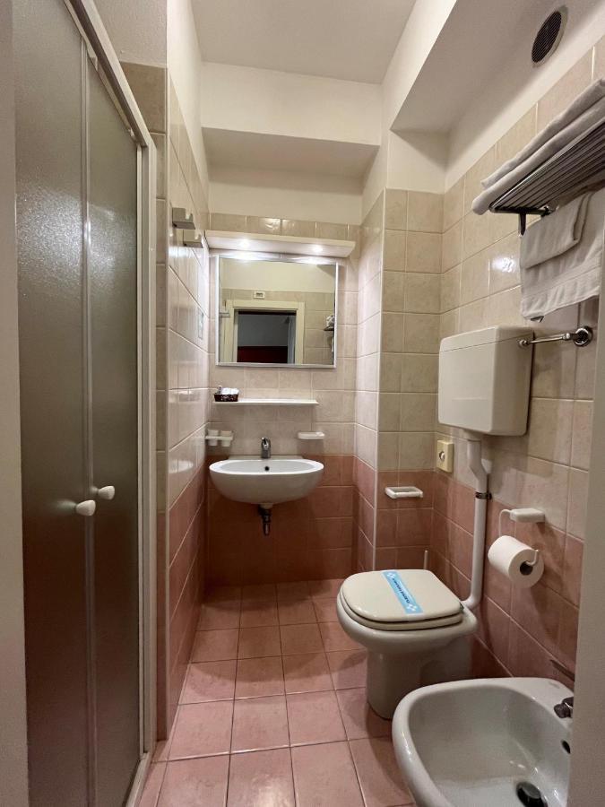 Hotel Mon Pays Риччоне Экстерьер фото