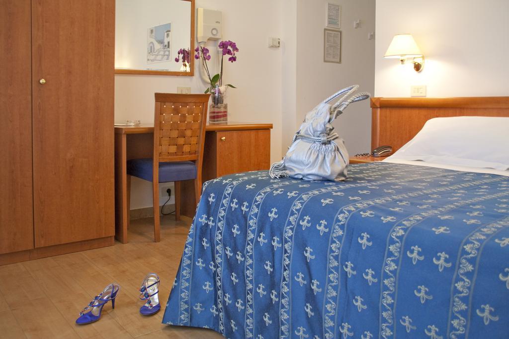 Hotel Mon Pays Риччоне Номер фото